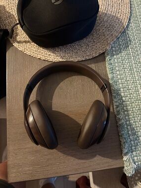 HP Over-Ear Headphones in Brown